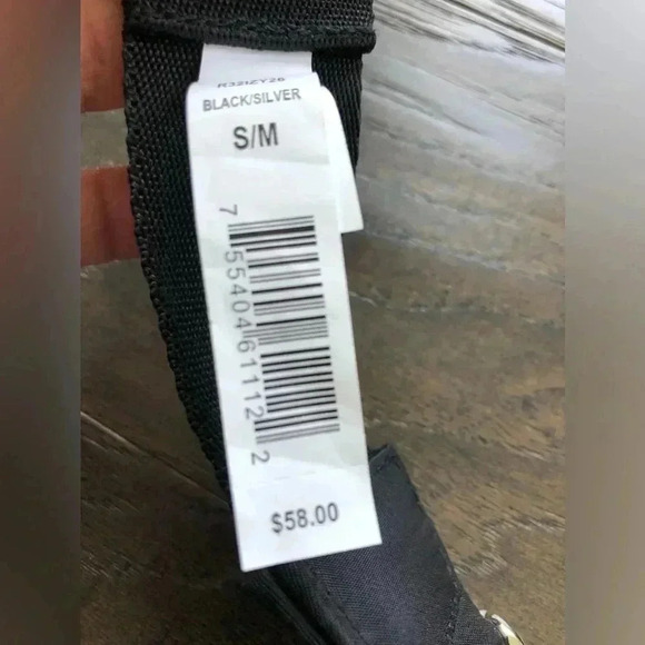 DKNY Belt/Waist Bag,nylon,silver chain/zipper,adjustable,zipper interior pocket - Picture 9 of 10